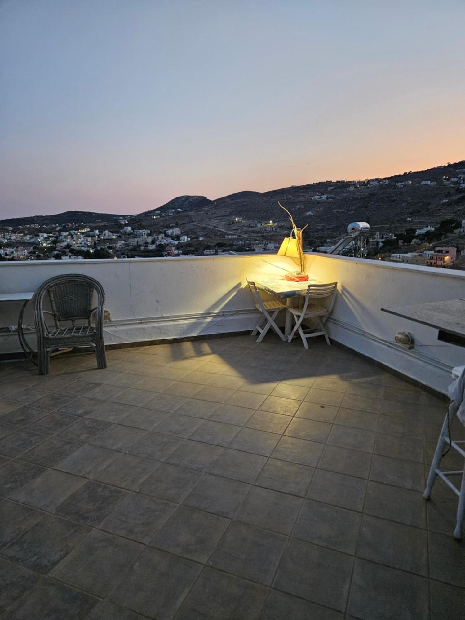 Ferienwohnung New Style In The Neighborhood Ermoupoli Exterior foto